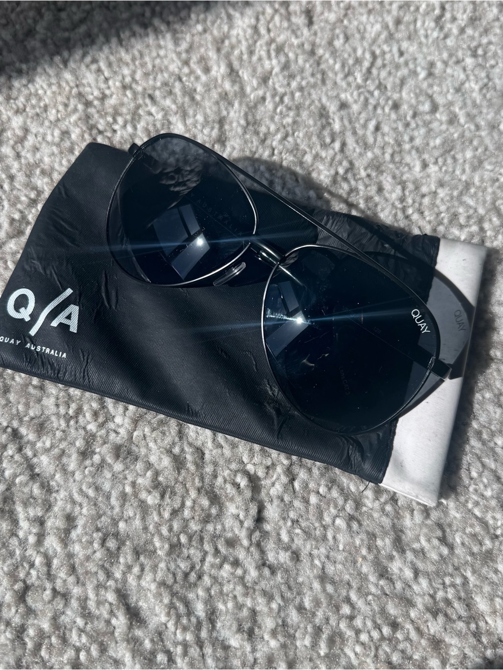 Quay Australia Black Metal Aviator Sunglasses
